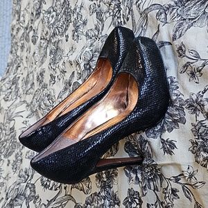 BCBGeneration Black Parade Leather Pumps Sz 6